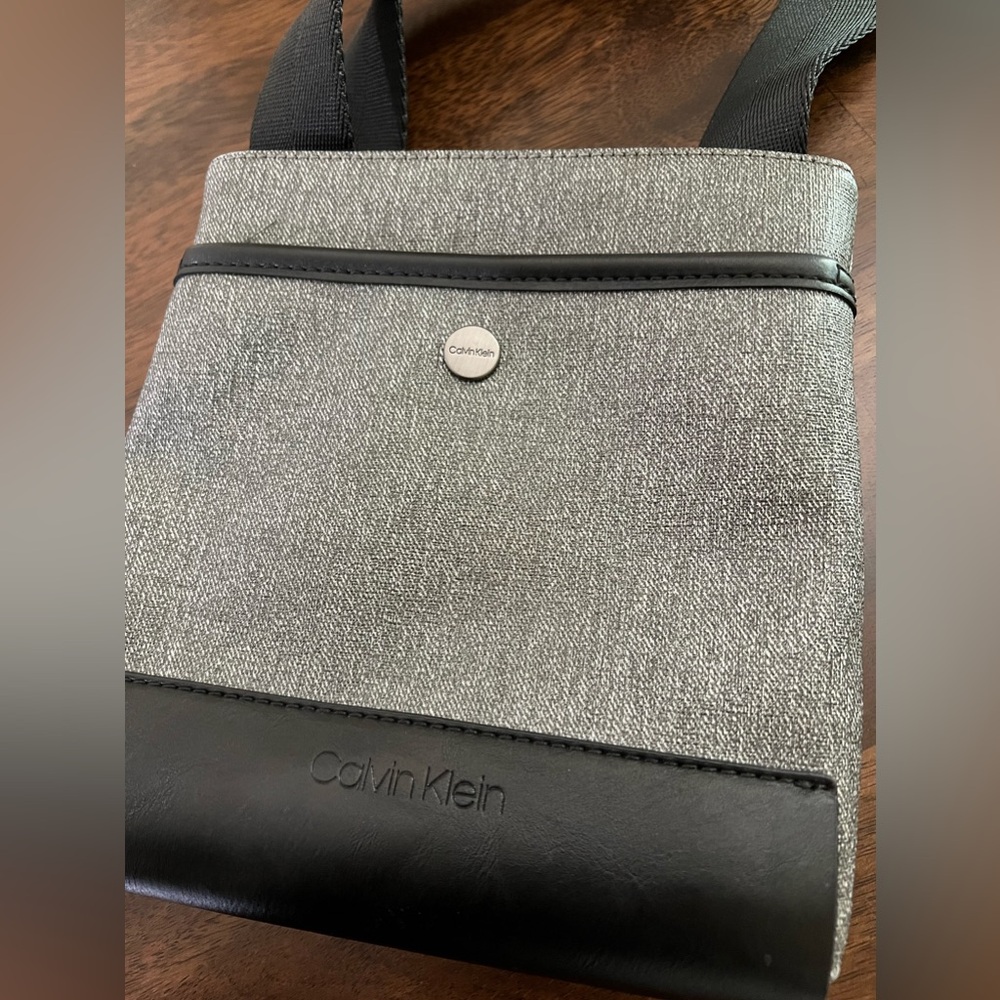 Calvin Klein Men’s Crossbody bag